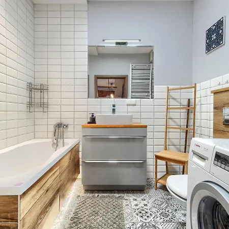 Central Business With Parking By Rentujemy גדנסק