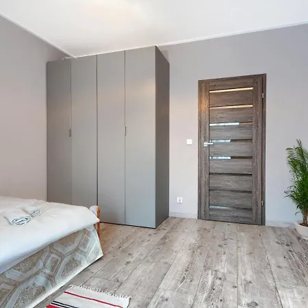 Central Business With Parking By Rentujemy